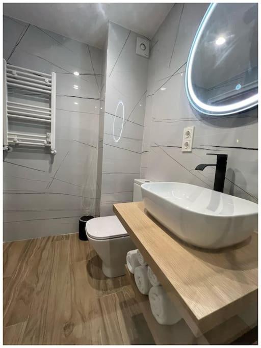 Elegance Lifestyle - Parking Gratuito! Apartamento San Sebastián Exterior foto